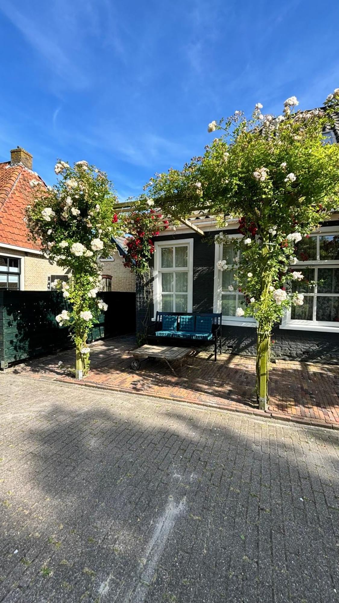 Hus Fan Eartiids Apartamento Huns Exterior foto