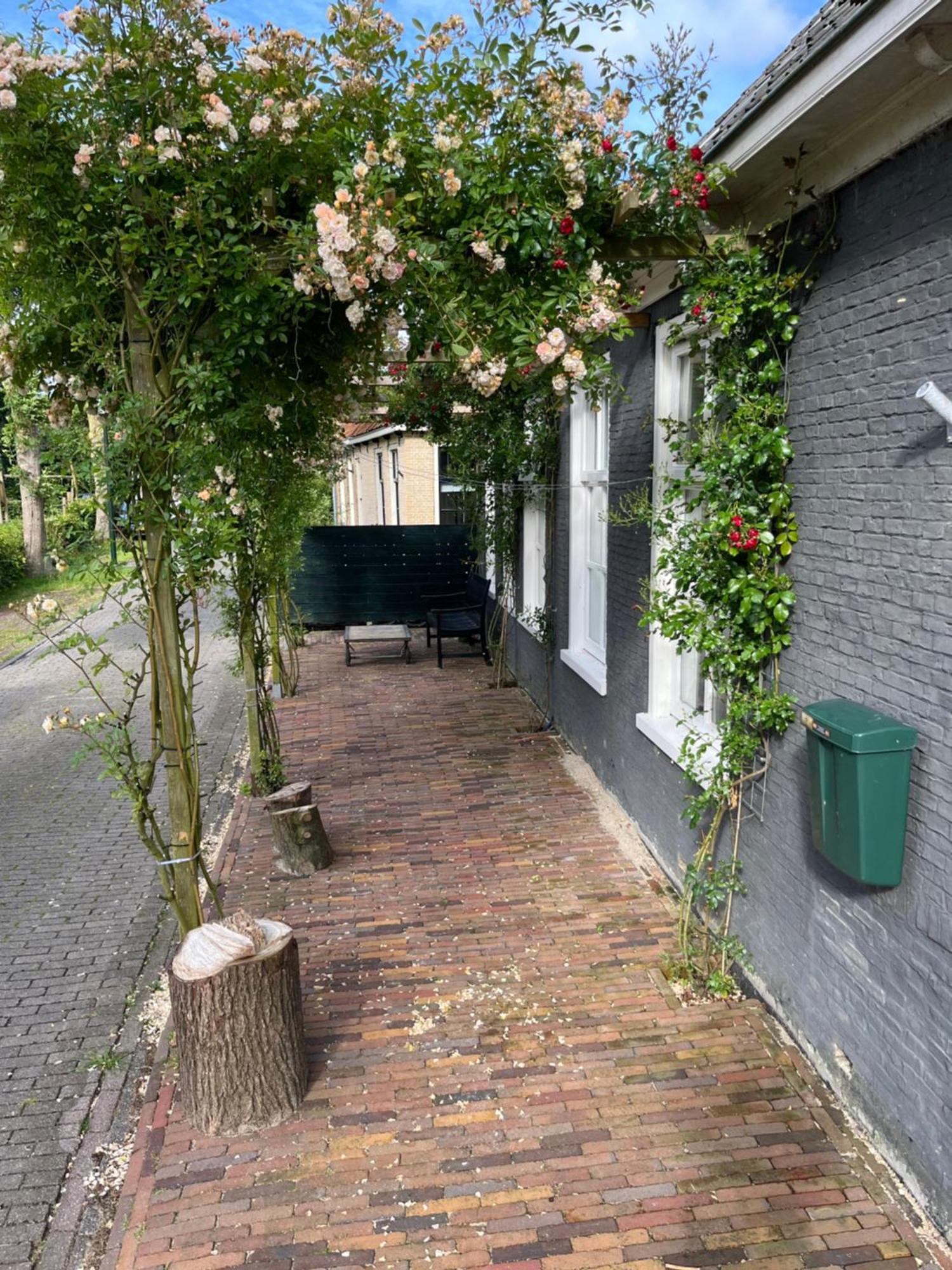 Hus Fan Eartiids Apartamento Huns Exterior foto