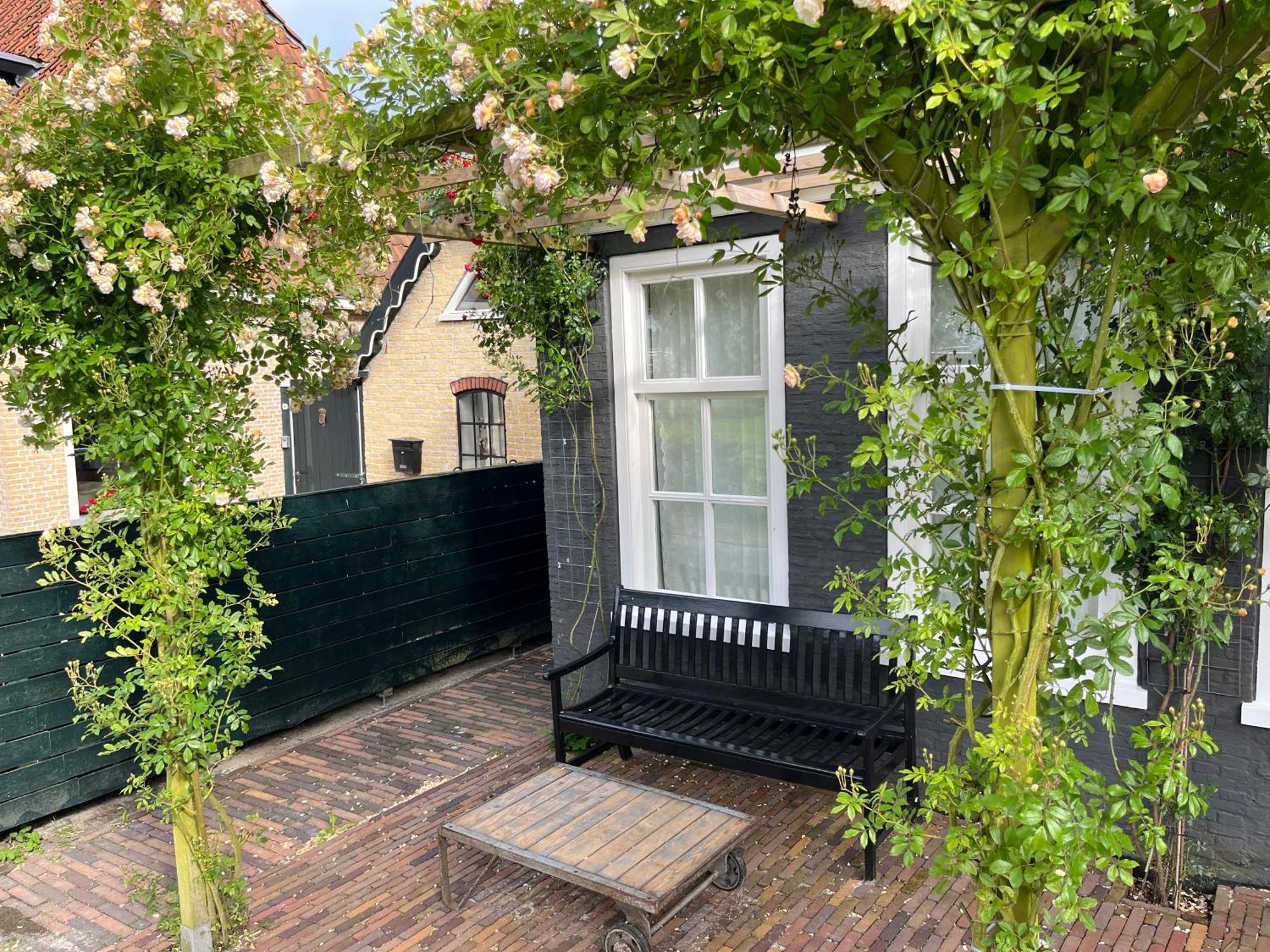 Hus Fan Eartiids Apartamento Huns Exterior foto
